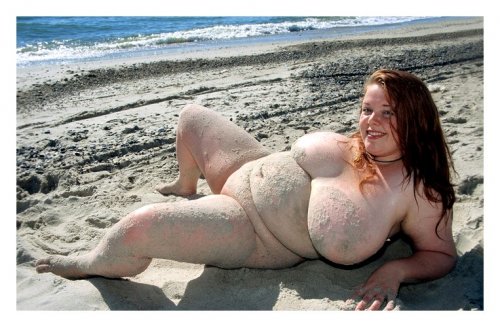 Голые жирные бляди на пляже